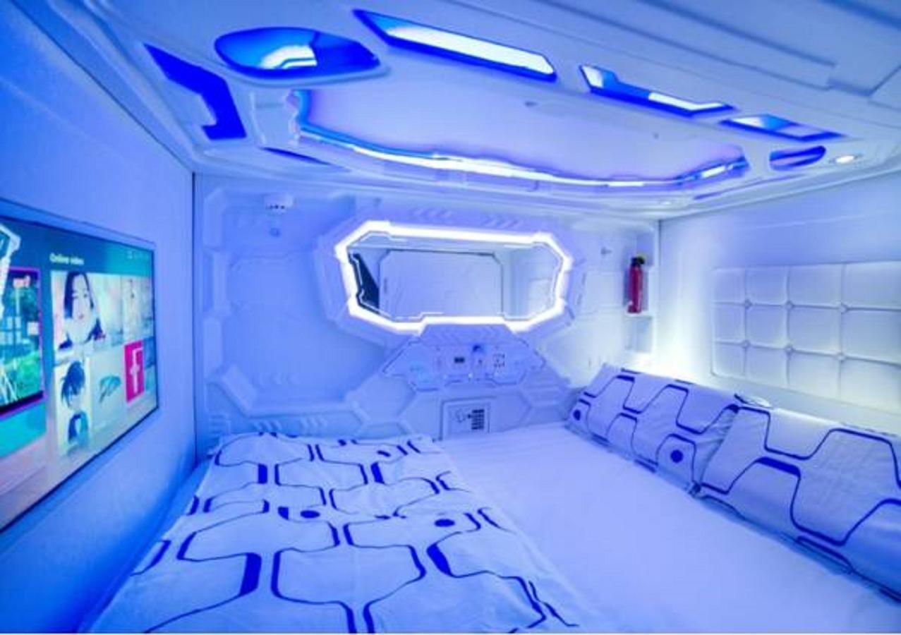 Riccarton Capsule Hotel Куала-Лумпур Экстерьер фото