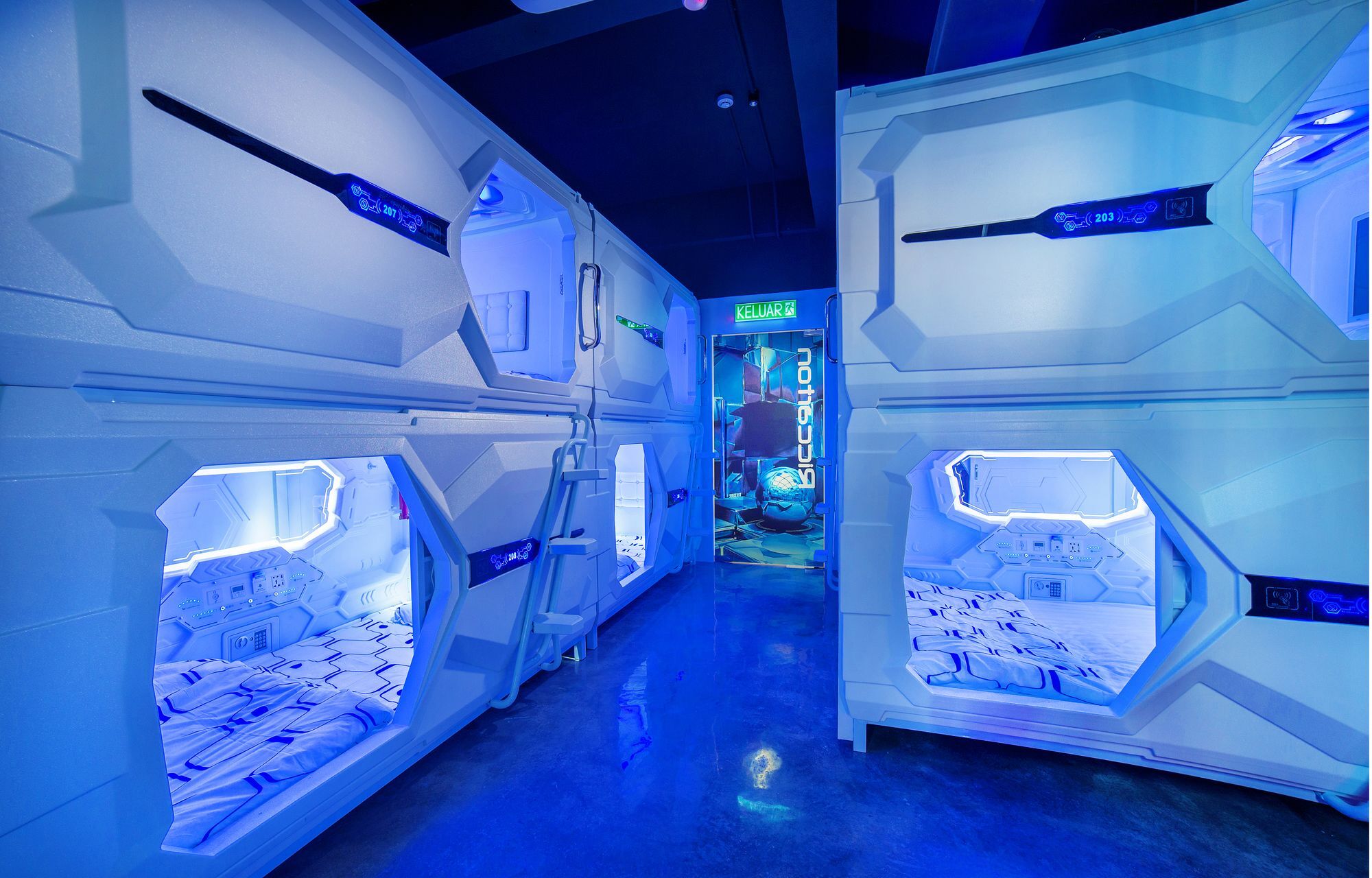 Riccarton Capsule Hotel Куала-Лумпур Экстерьер фото